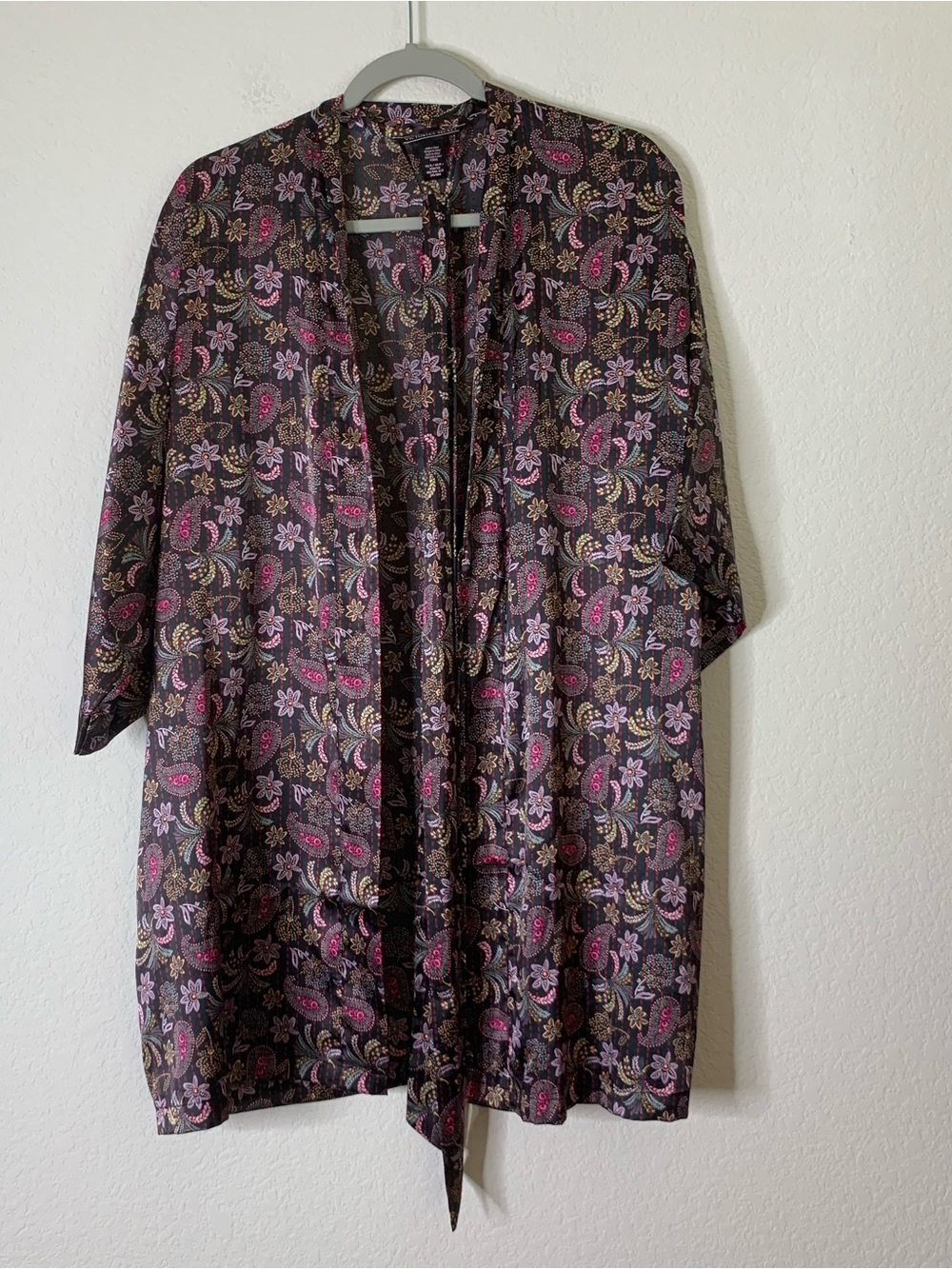 Victoria’s Secret Womens black pink paisley floral silky belted robe XS/S